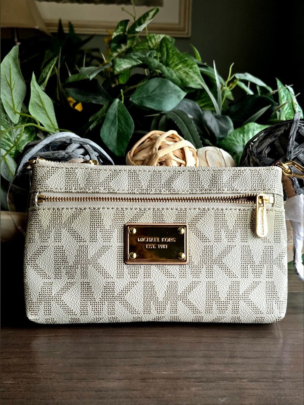 Michael Kors Jet Set Large Wristlet in "Vanilla" Signature Logo NWT